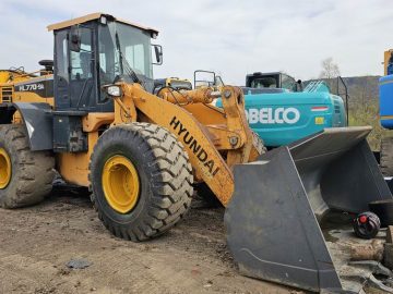 Încărcător frontal Hyundai HL 770 -9A an 2016
