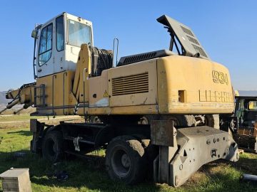 Excavator pe roti Lieberr A 934 C pentru fier vechi