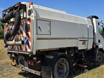 Mătură stradală Daf LE 180 echipata SCARAB