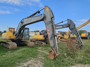 Excavator pe senile Volvo EC 210